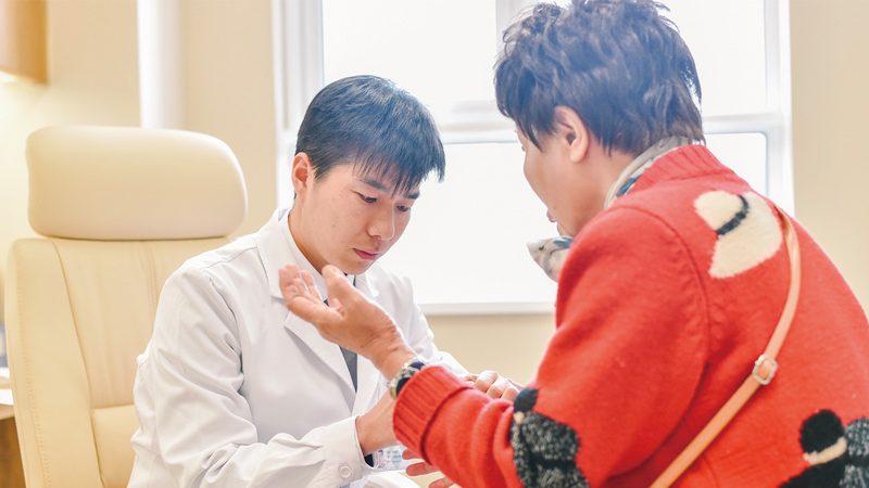 小标题：适老化厨房的重要性