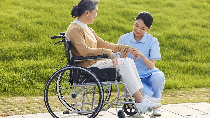 揭秘医院陪护加盟代理：费用明细背后的行业真相